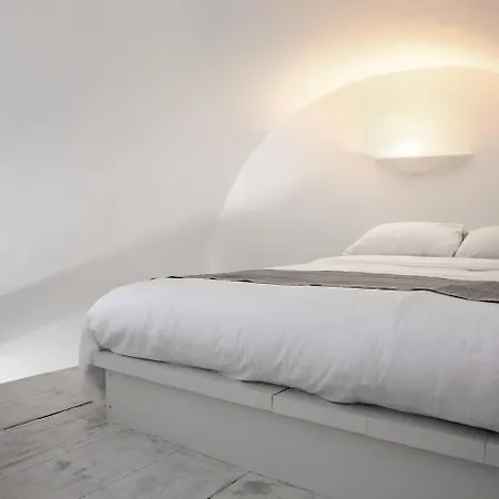 Honeymoon Petra (adults Only) 5* Imerovigli (Santorini)