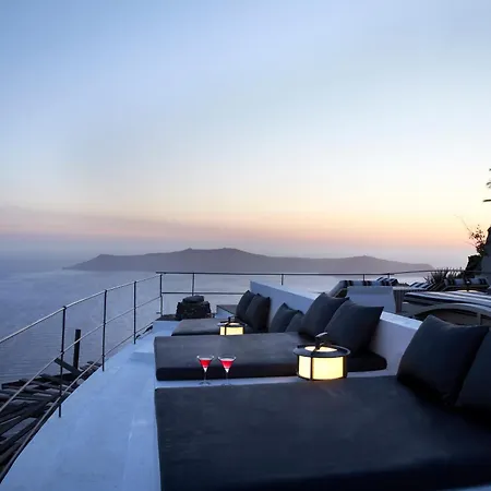 Honeymoon Petra (adults Only) 5* Imerovigli (Santorini)