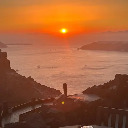 Honeymoon Petra (adults Only) 5* Imerovigli (Santorini)